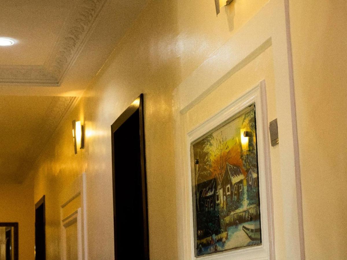 Six Diamond Hotel Икеджа Екстериор снимка