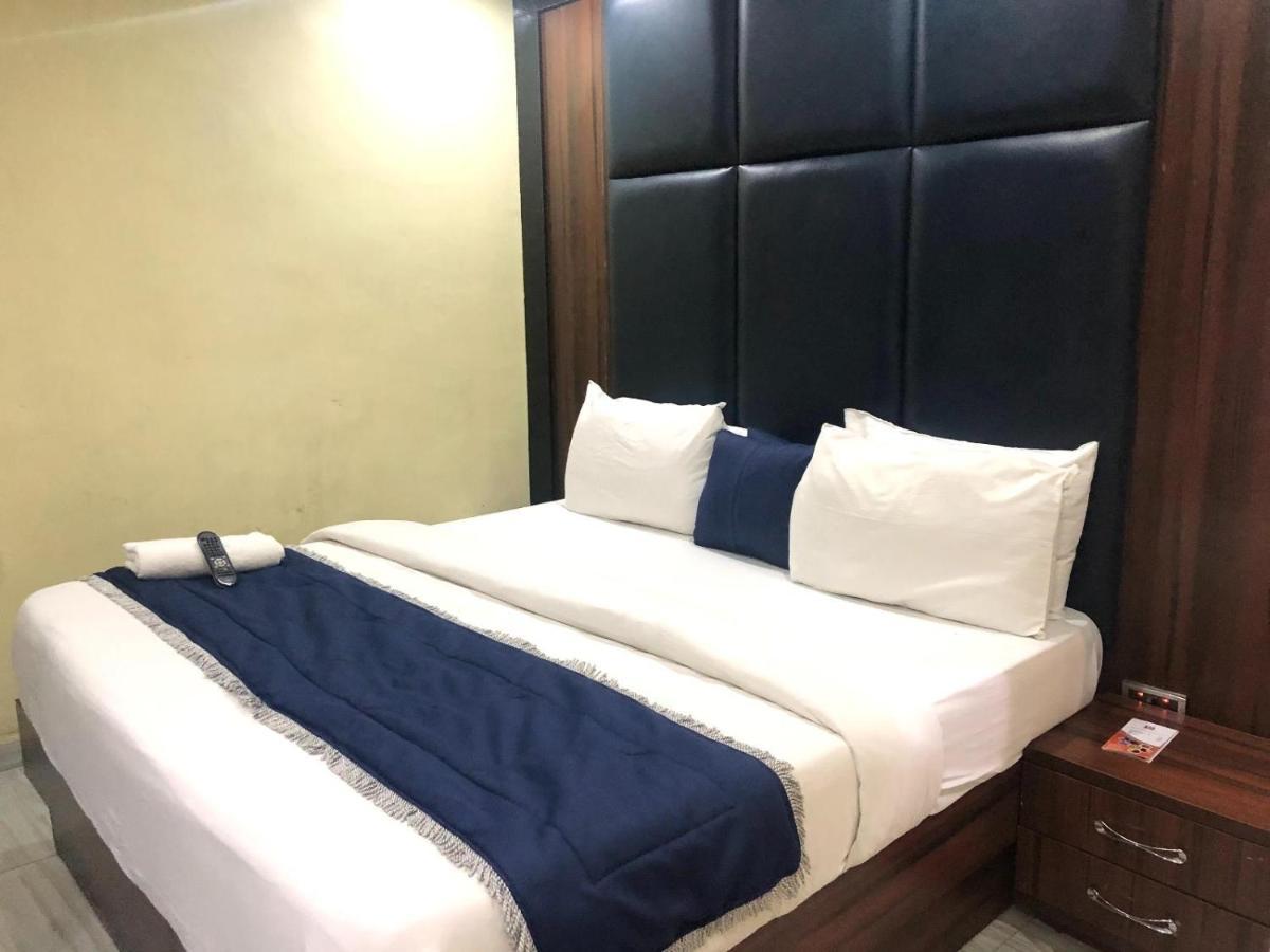 Six Diamond Hotel Икеджа Екстериор снимка