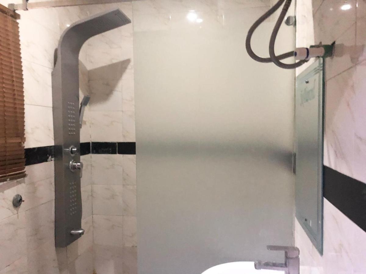 Six Diamond Hotel Икеджа Екстериор снимка